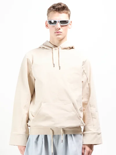 Beige sweatshirt with SASH logo embroidery, detail